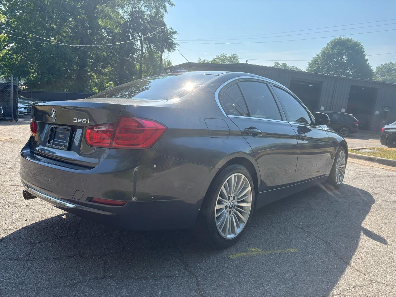 BMW 3-Series 328i Sedan 2012