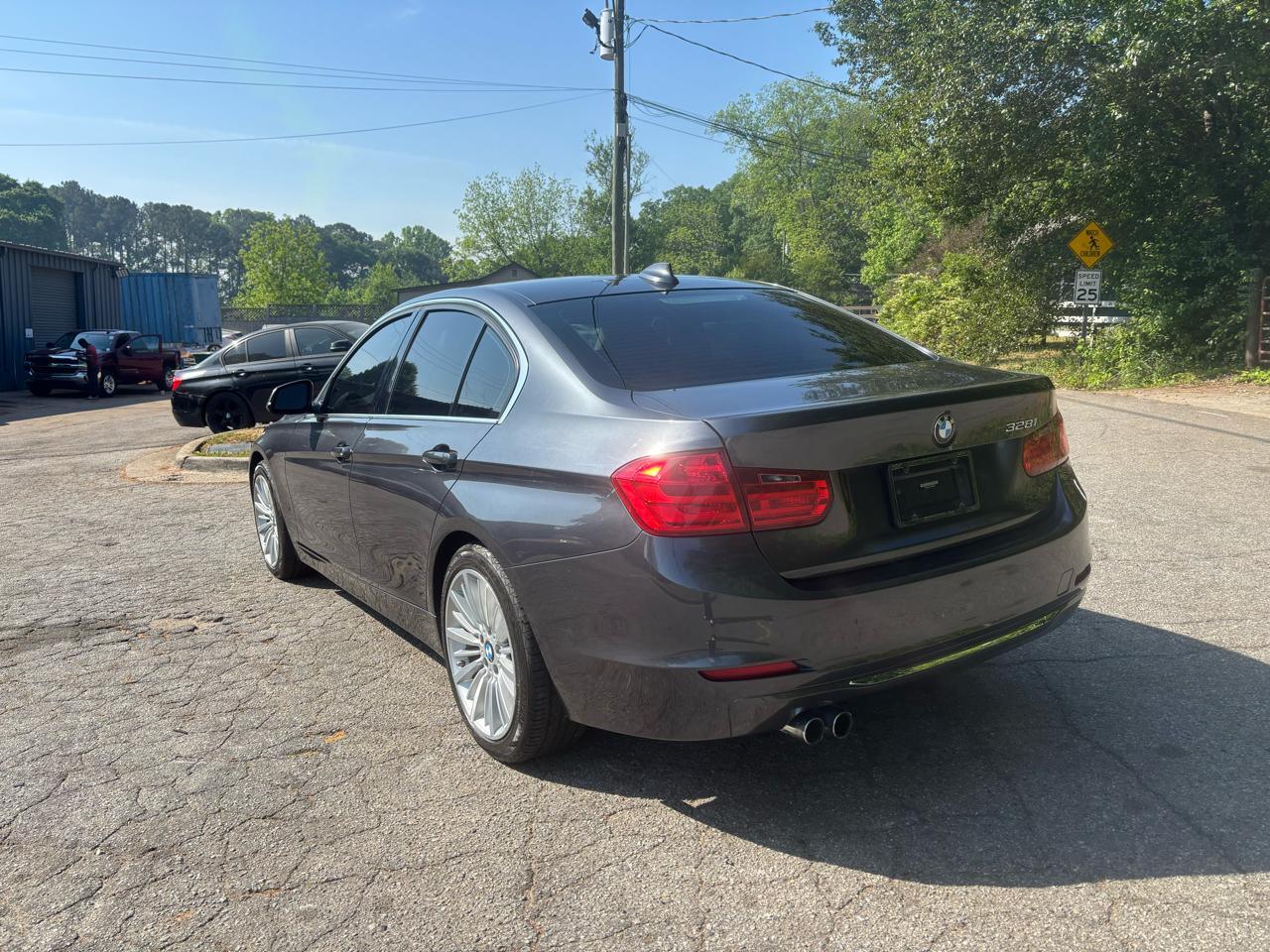 BMW 3-Series 328i Sedan 2012