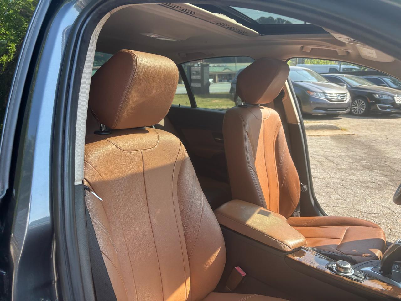 BMW 3-Series 328i Sedan 2012