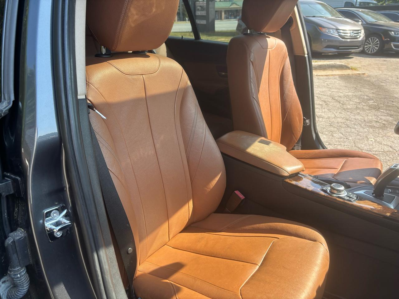 BMW 3-Series 328i Sedan 2012