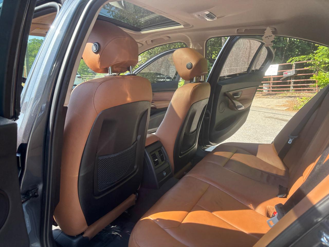 BMW 3-Series 328i Sedan 2012