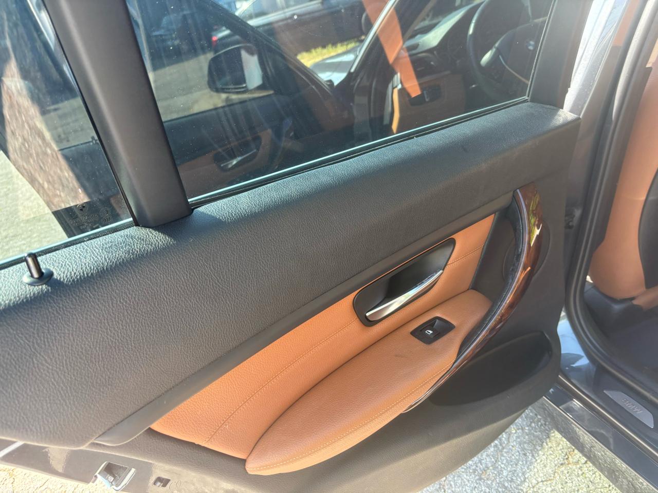 BMW 3-Series 328i Sedan 2012