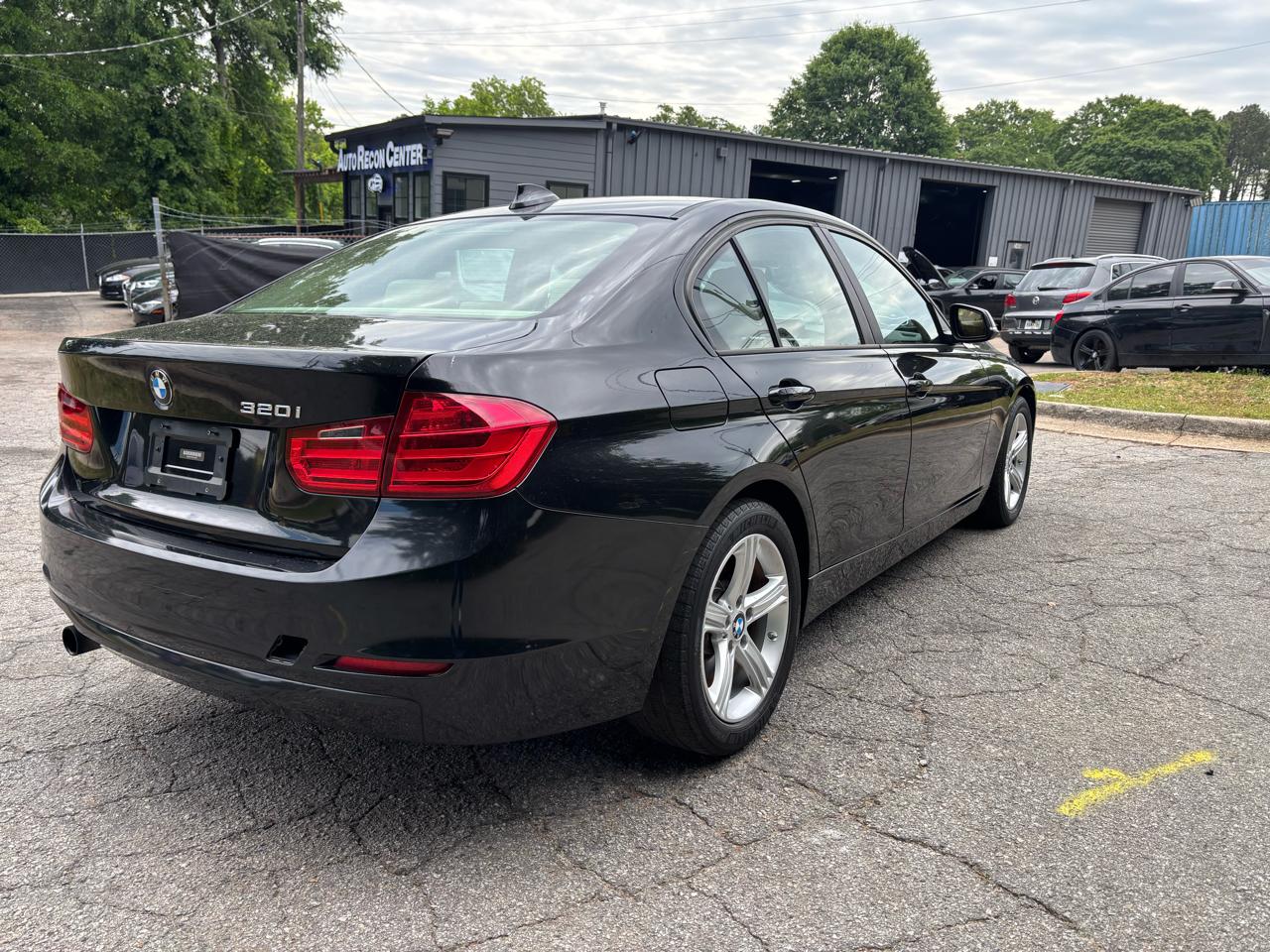 BMW 3-Series 320i Sedan 2014