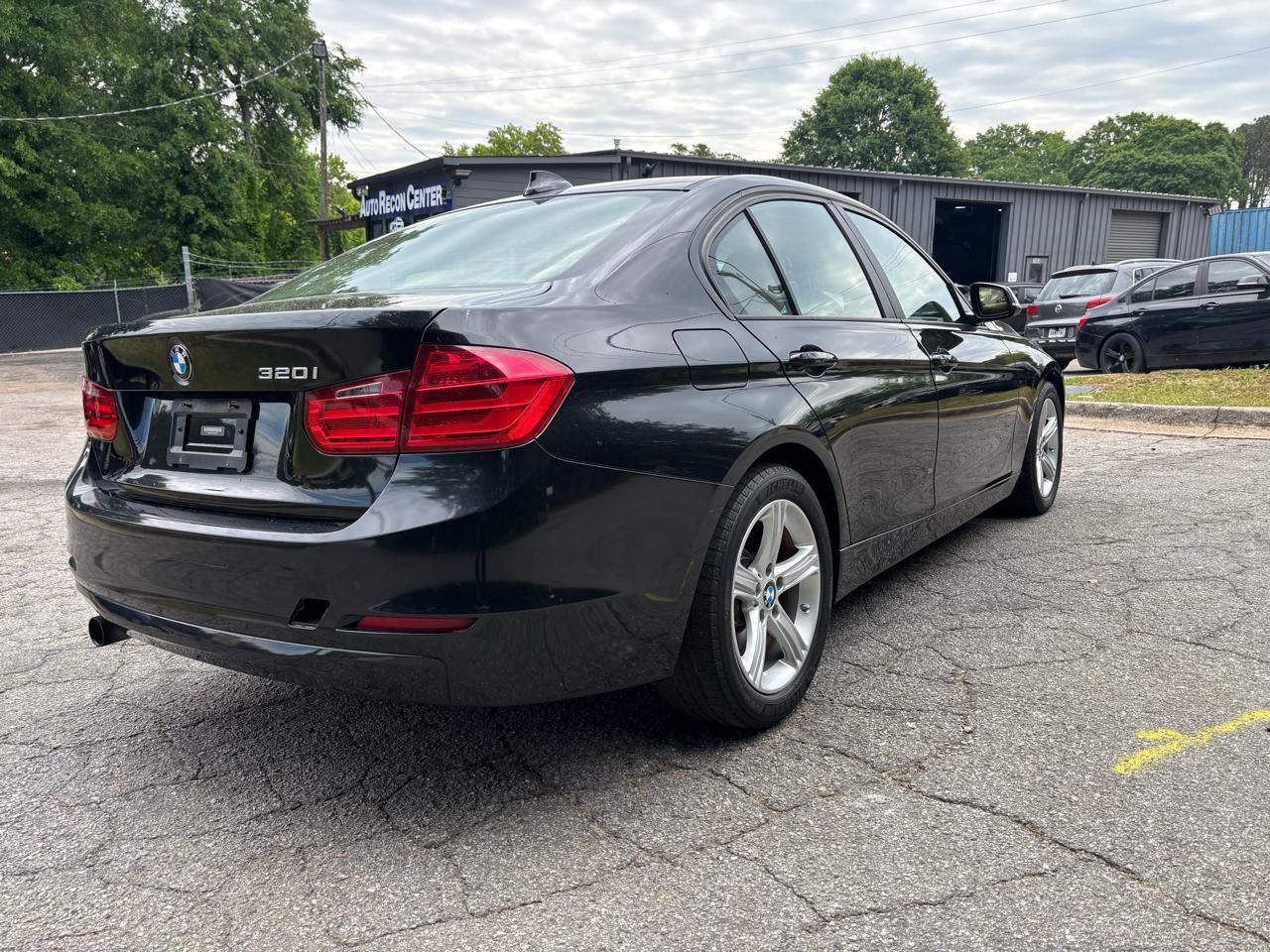 BMW 3-Series 320i Sedan 2014