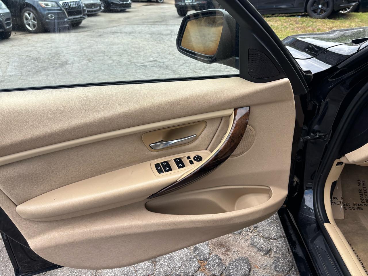 BMW 3-Series 320i Sedan 2014