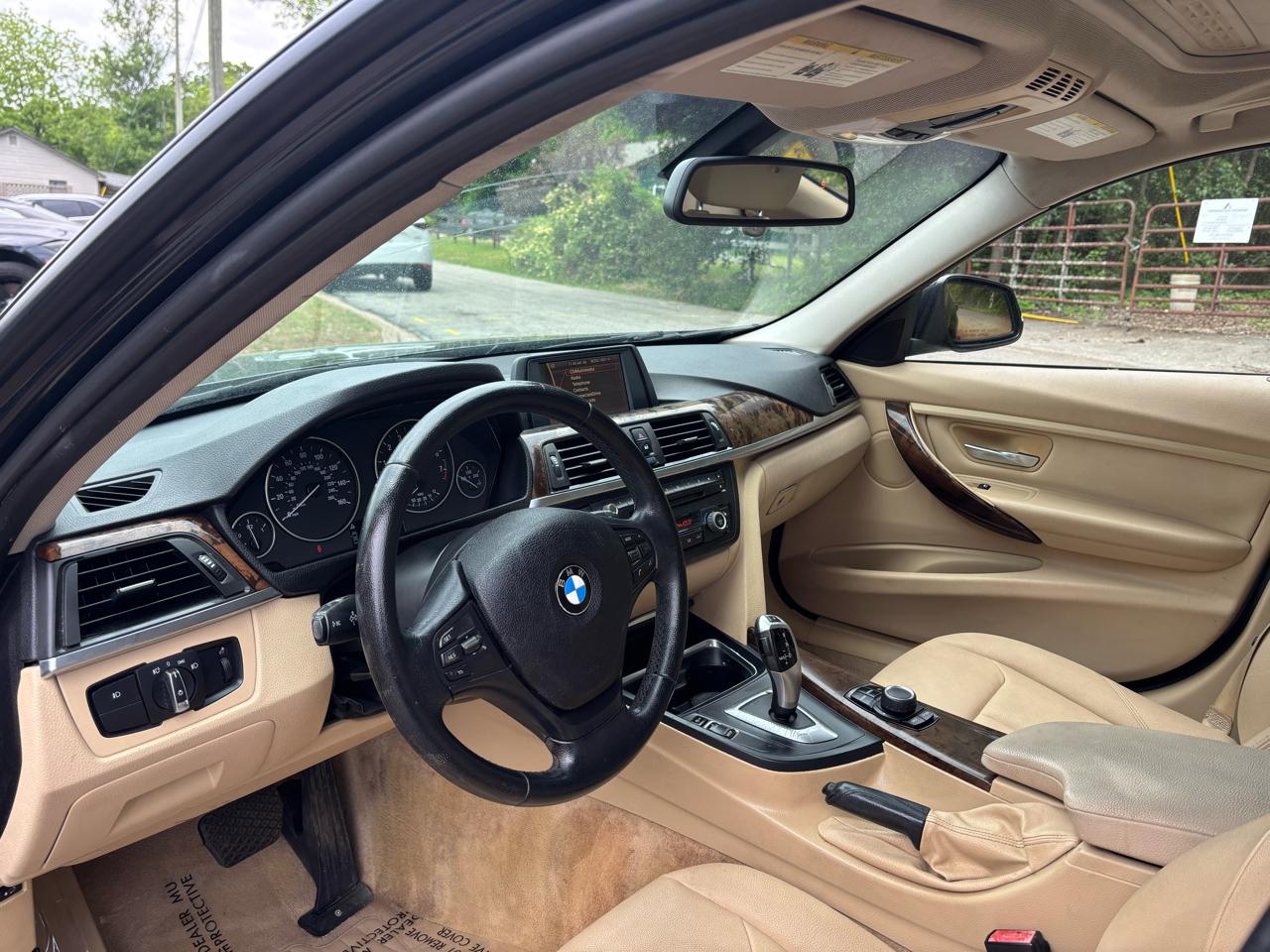 BMW 3-Series 320i Sedan 2014