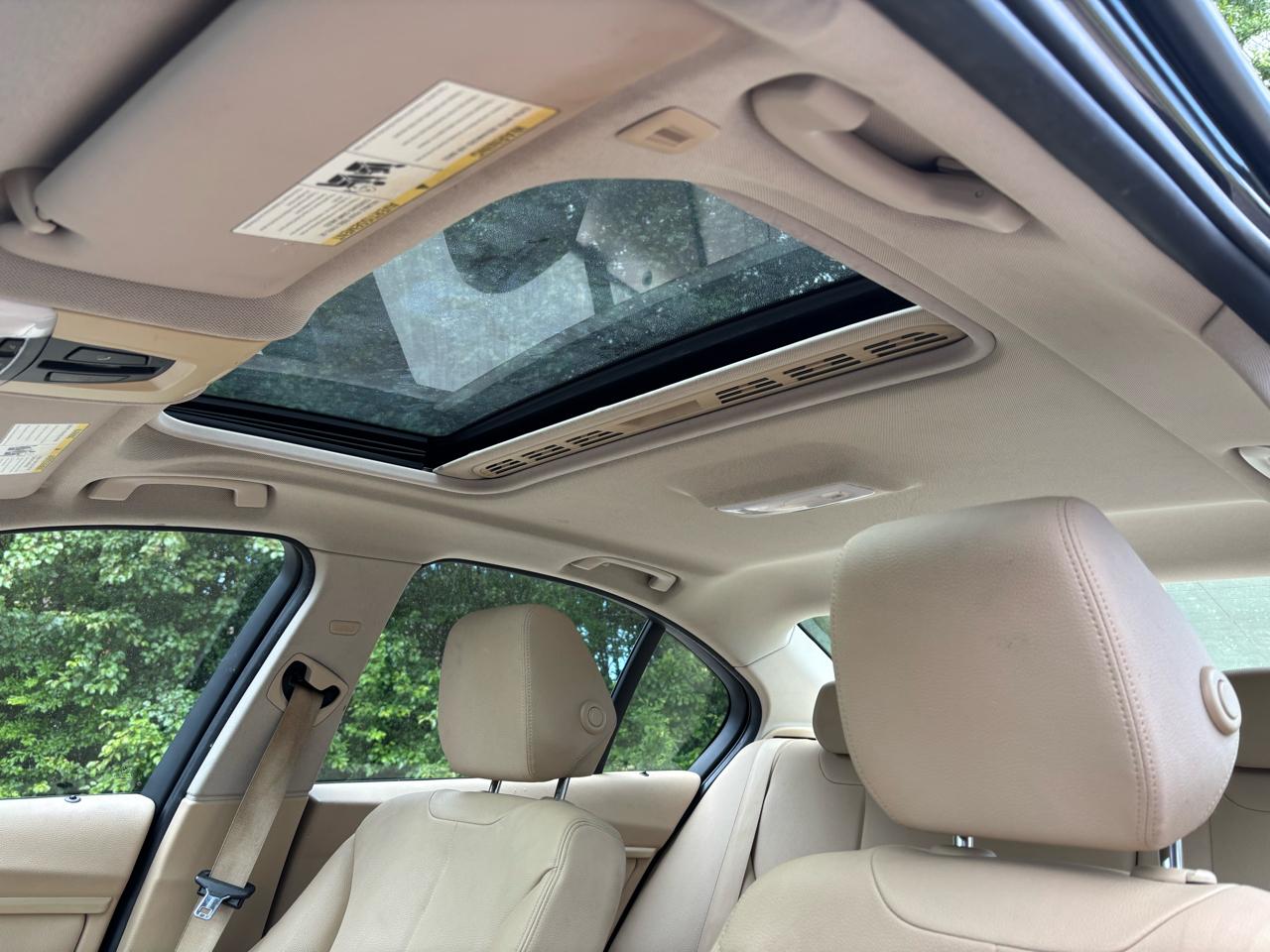 BMW 3-Series 320i Sedan 2014