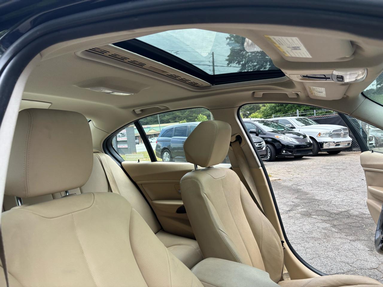 BMW 3-Series 320i Sedan 2014