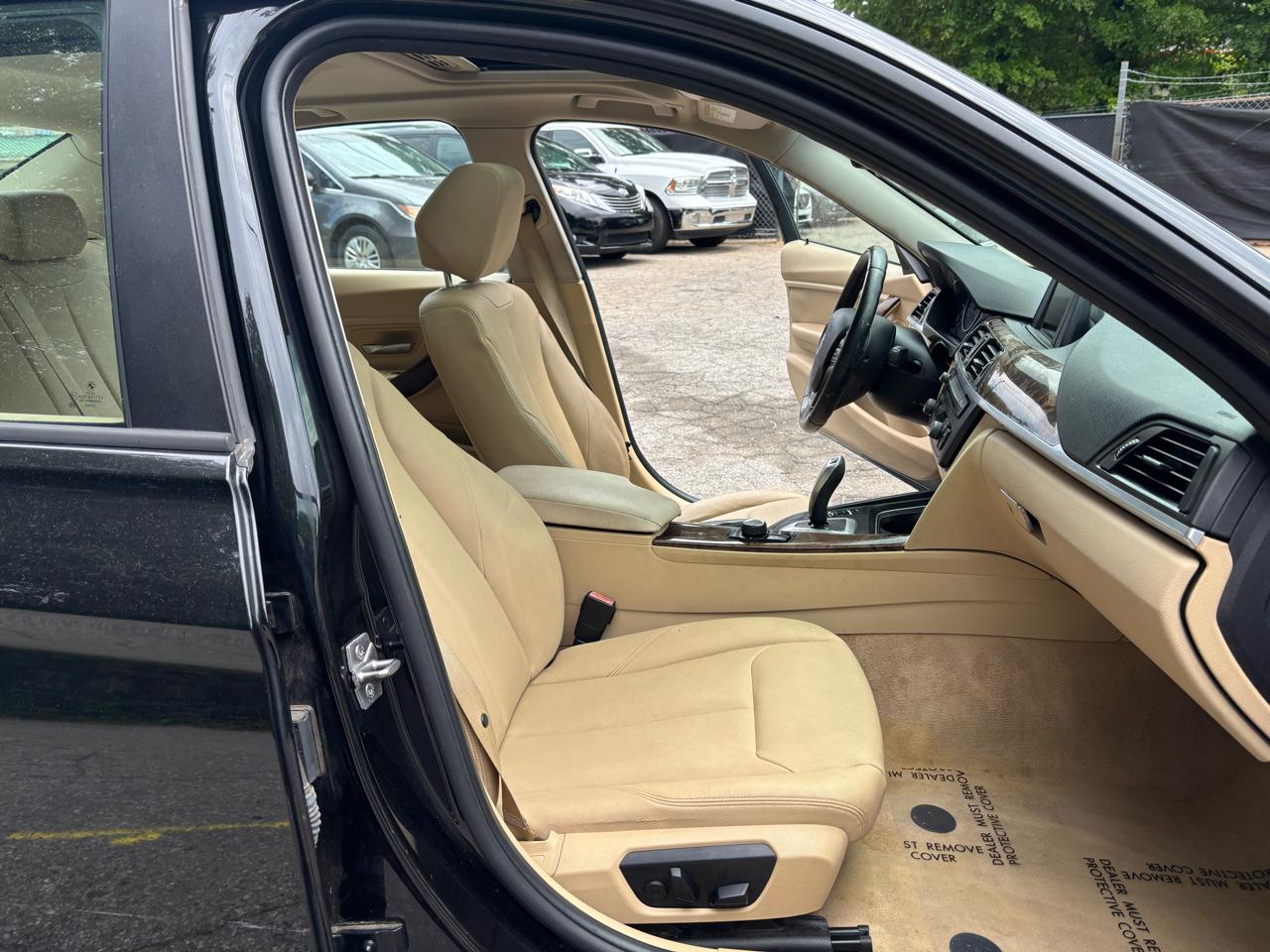 BMW 3-Series 320i Sedan 2014