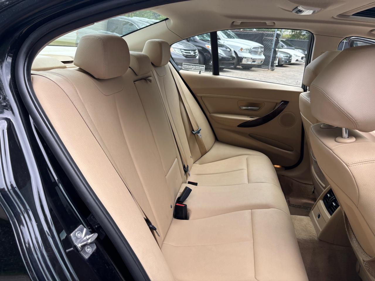 BMW 3-Series 320i Sedan 2014