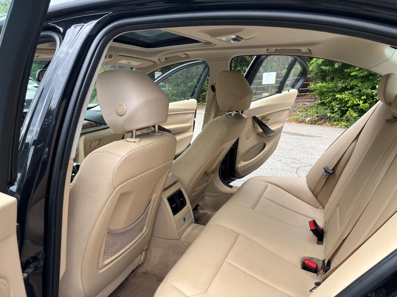 BMW 3-Series 320i Sedan 2014