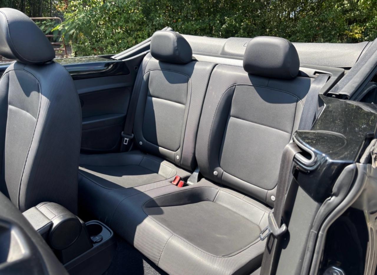 Volkswagen Beetle 2.0T Turbo Convertible 2013