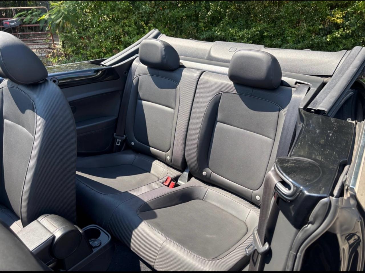 Volkswagen Beetle 2.0T Turbo Convertible 2013