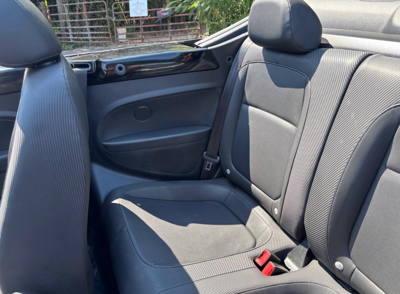 Volkswagen Beetle 2.0T Turbo Convertible 2013