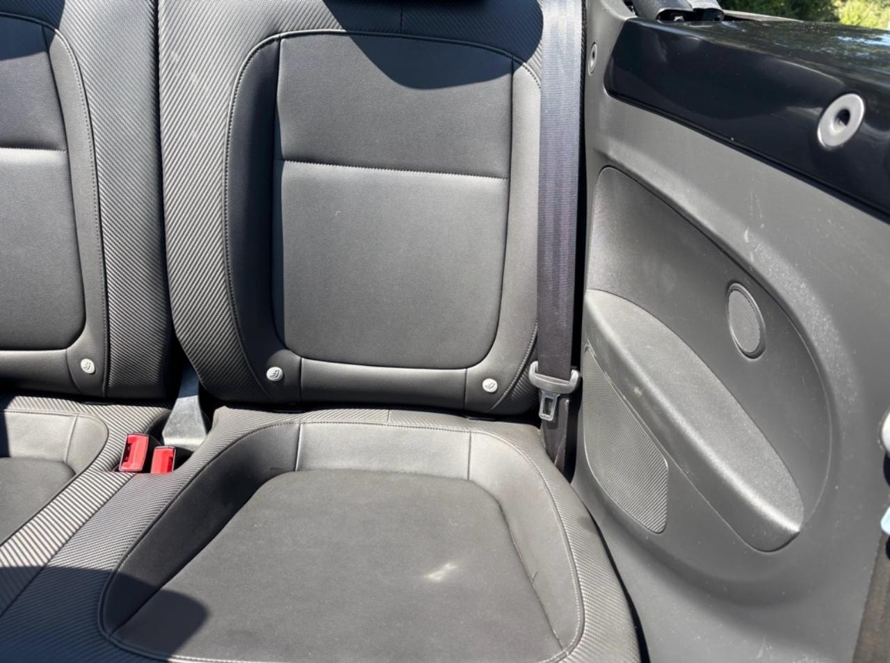 Volkswagen Beetle 2.0T Turbo Convertible 2013