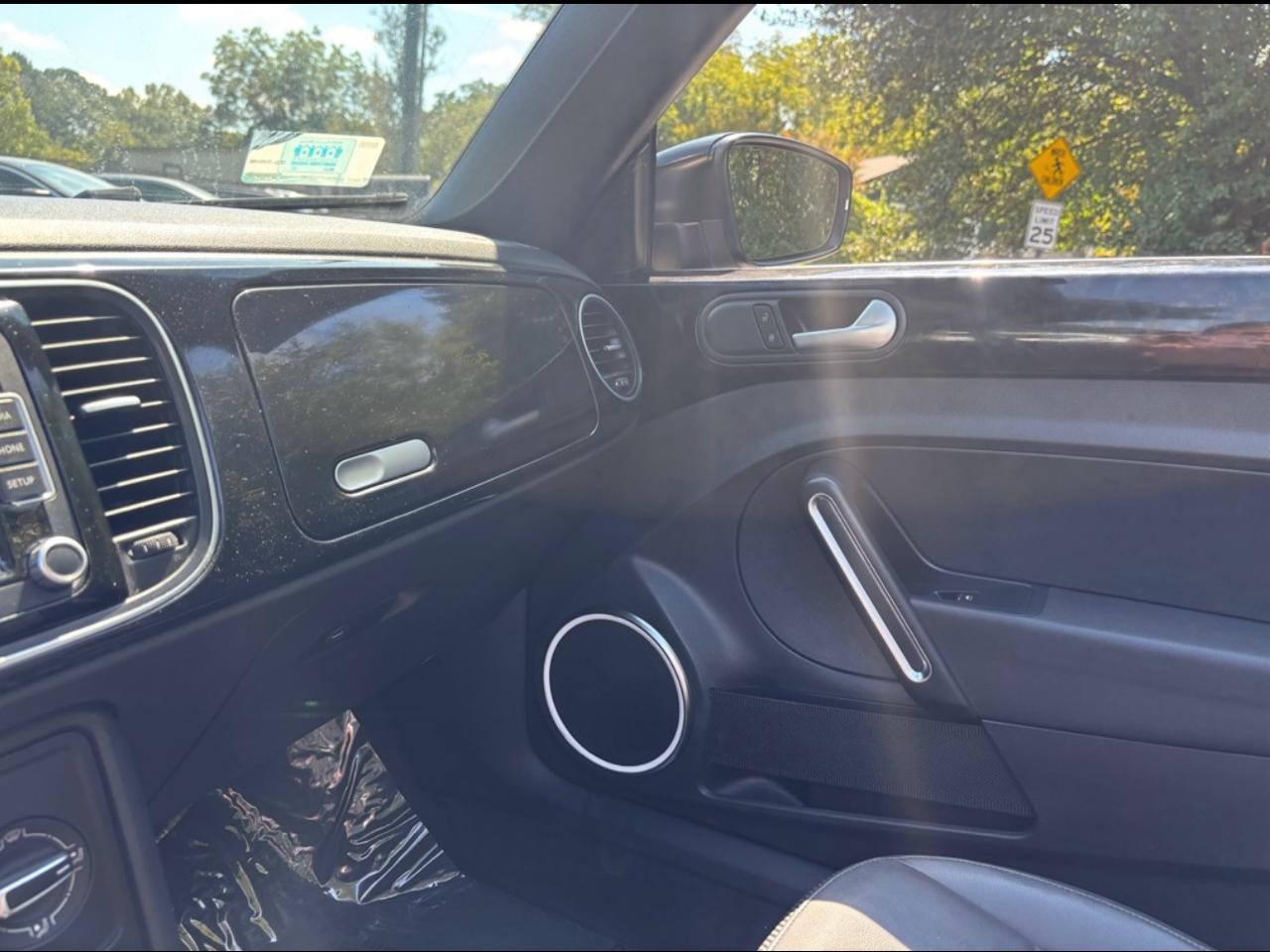 Volkswagen Beetle 2.0T Turbo Convertible 2013