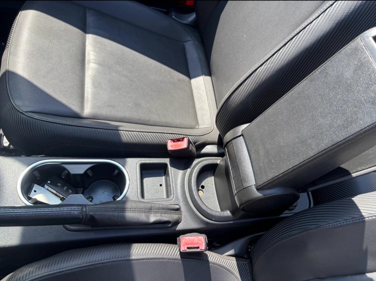 Volkswagen Beetle 2.0T Turbo Convertible 2013