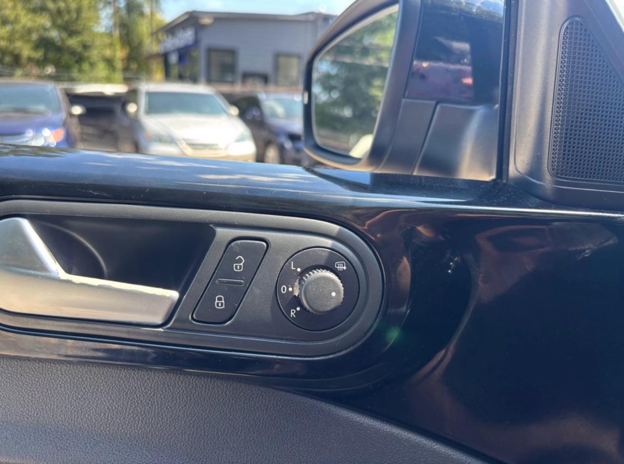 Volkswagen Beetle 2.0T Turbo Convertible 2013