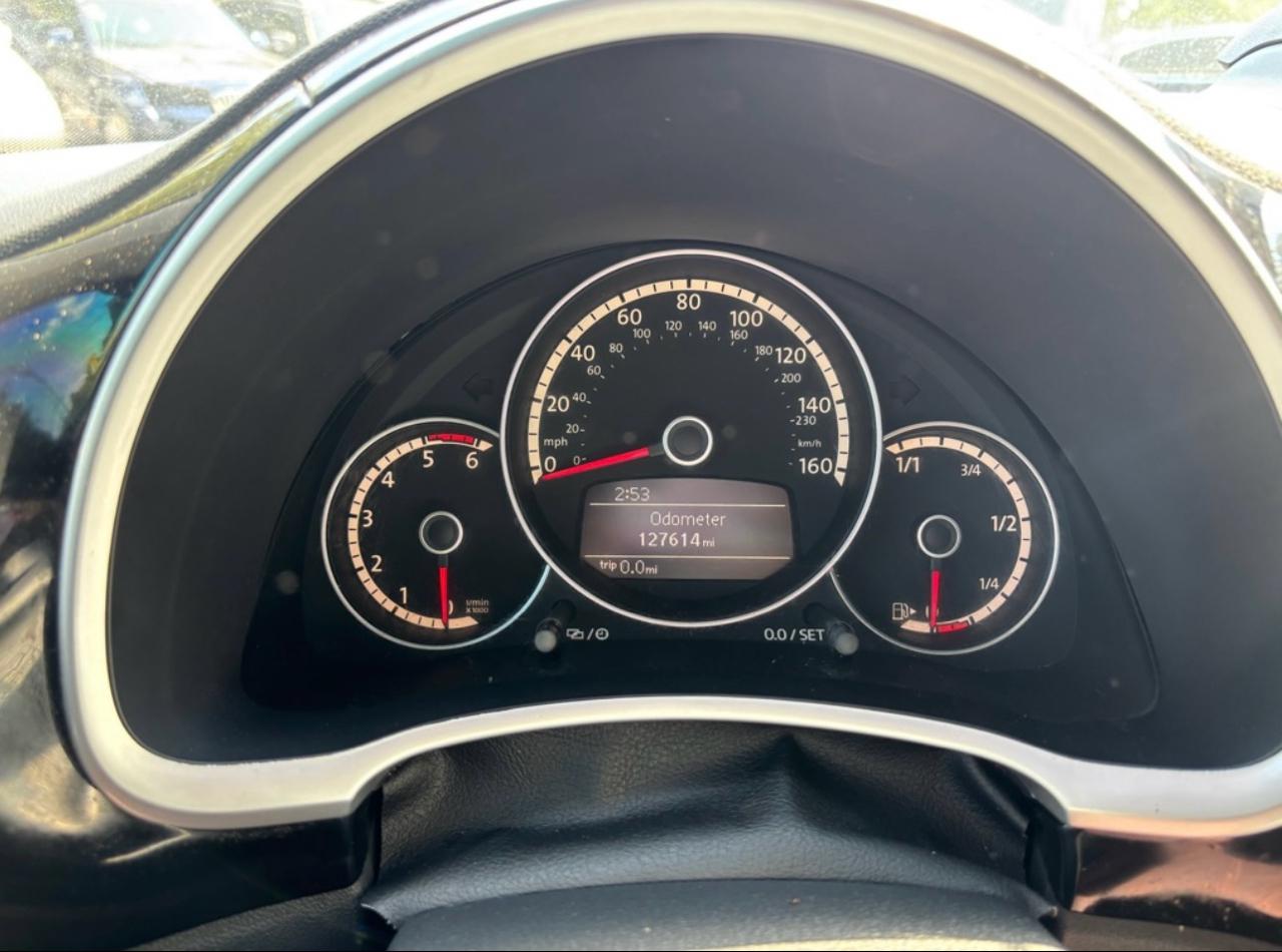 Volkswagen Beetle 2.0T Turbo Convertible 2013