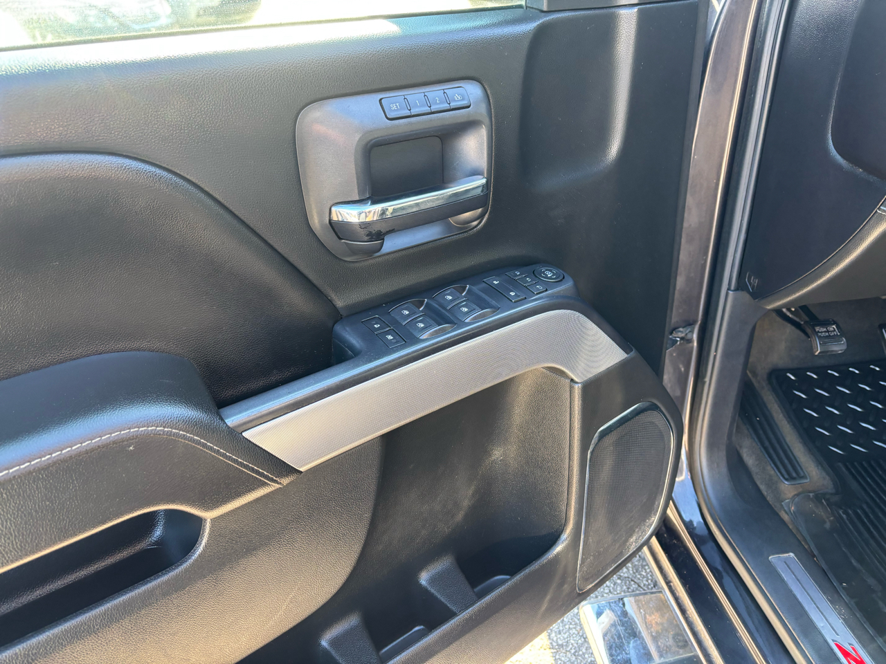 Chevrolet Silverado 1500 LTZ Crew Cab Long Box 4WD 2015