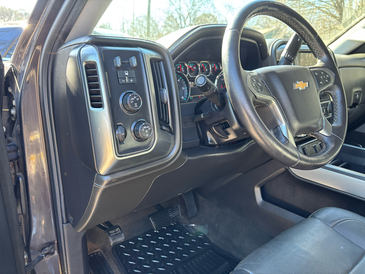 Chevrolet Silverado 1500 LTZ Crew Cab Long Box 4WD 2015