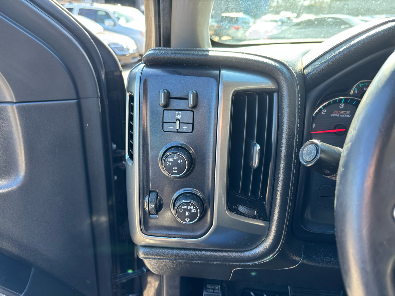 Chevrolet Silverado 1500 LTZ Crew Cab Long Box 4WD 2015