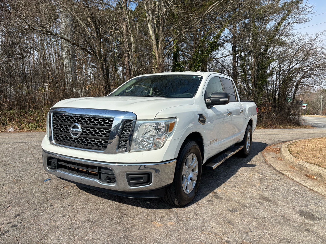 Nissan Titan Platinum Reserve Crew Cab 4WD 2017