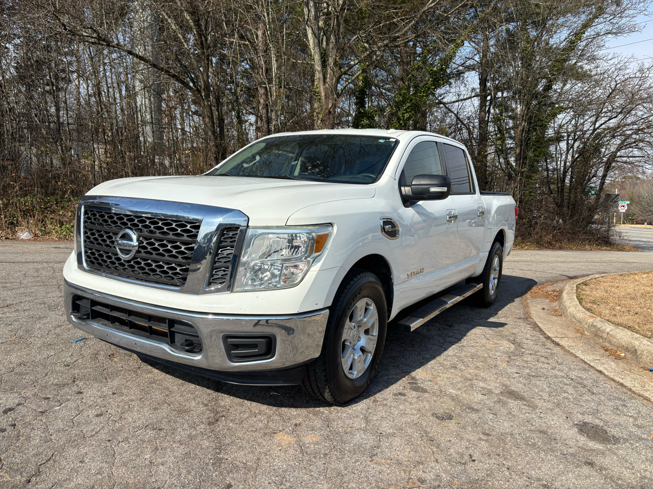 Nissan Titan Platinum Reserve Crew Cab 4WD 2017