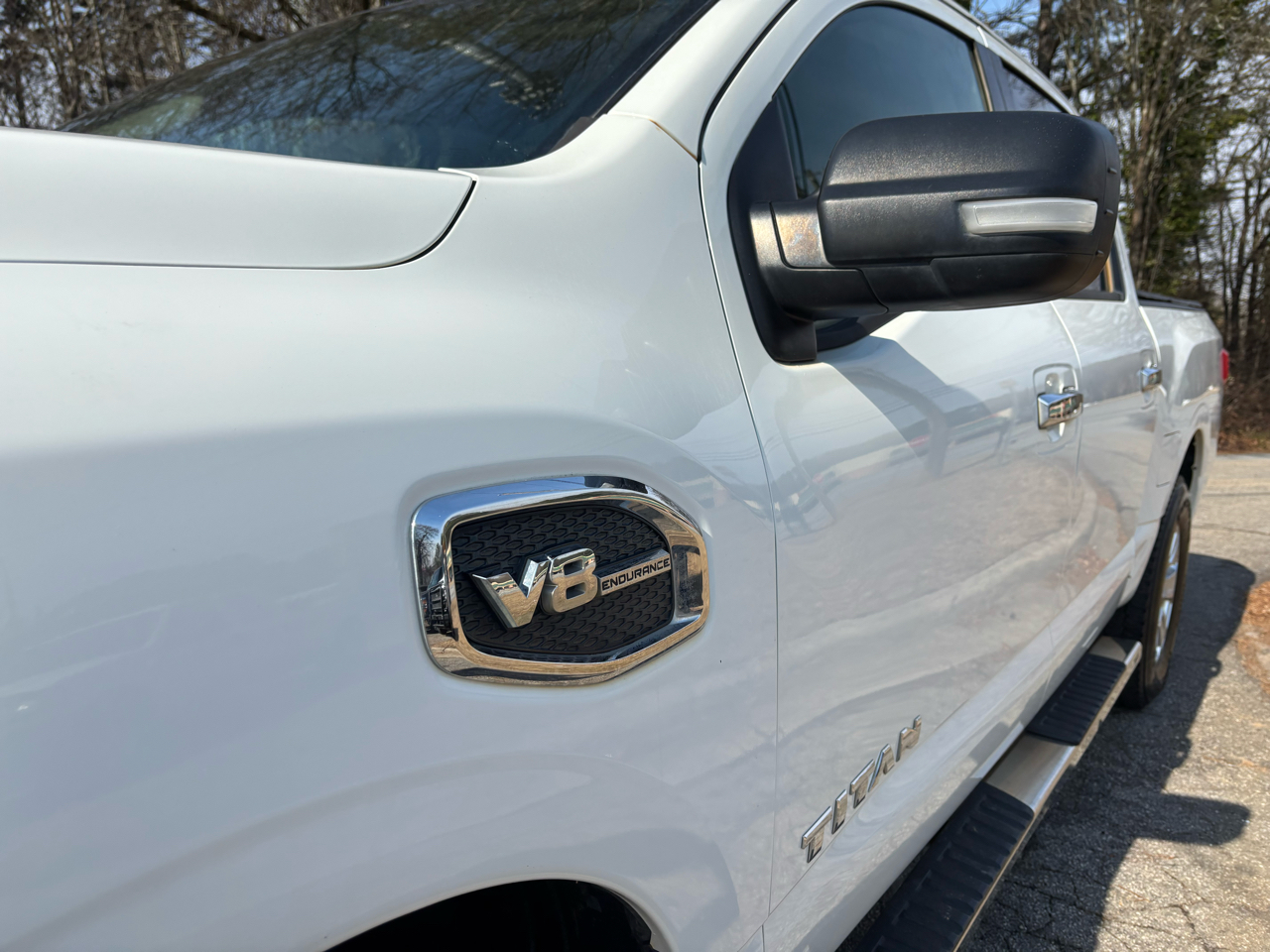 Nissan Titan Platinum Reserve Crew Cab 4WD 2017