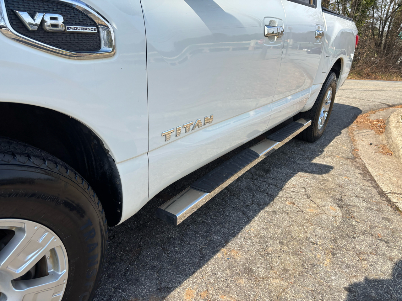 Nissan Titan Platinum Reserve Crew Cab 4WD 2017