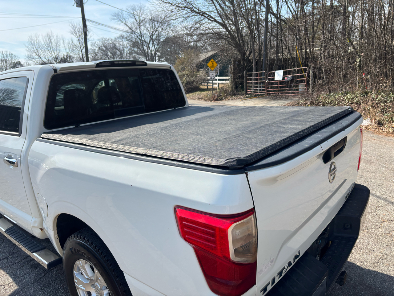 Nissan Titan Platinum Reserve Crew Cab 4WD 2017