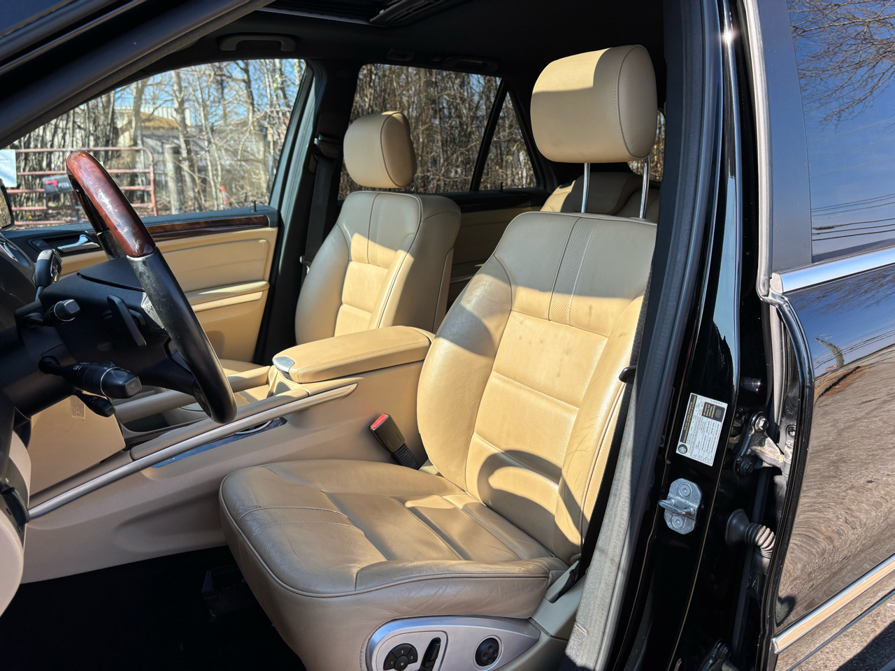 Mercedes-Benz M-Class ML350 4MATIC 2011