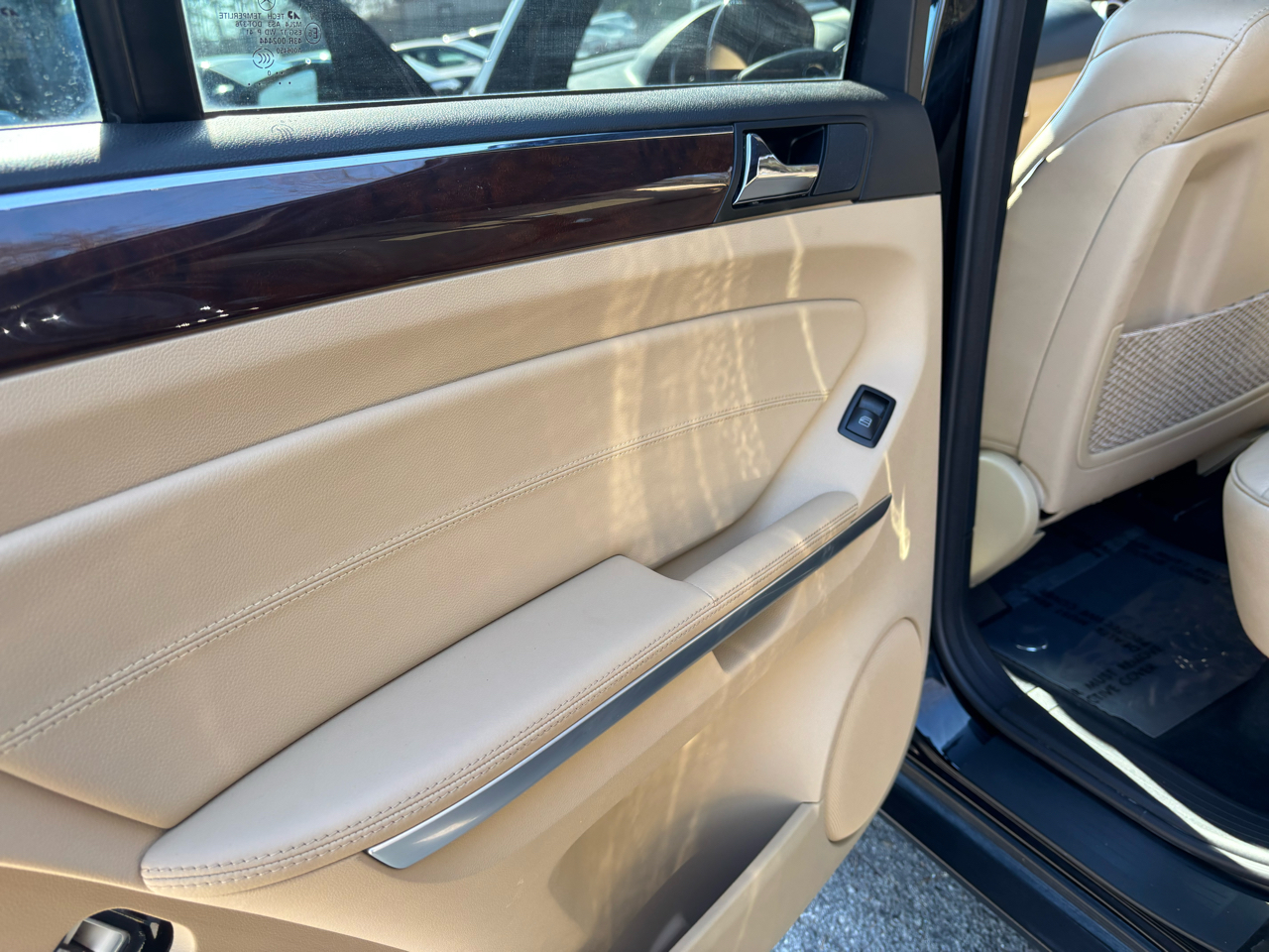 Mercedes-Benz M-Class ML350 4MATIC 2011