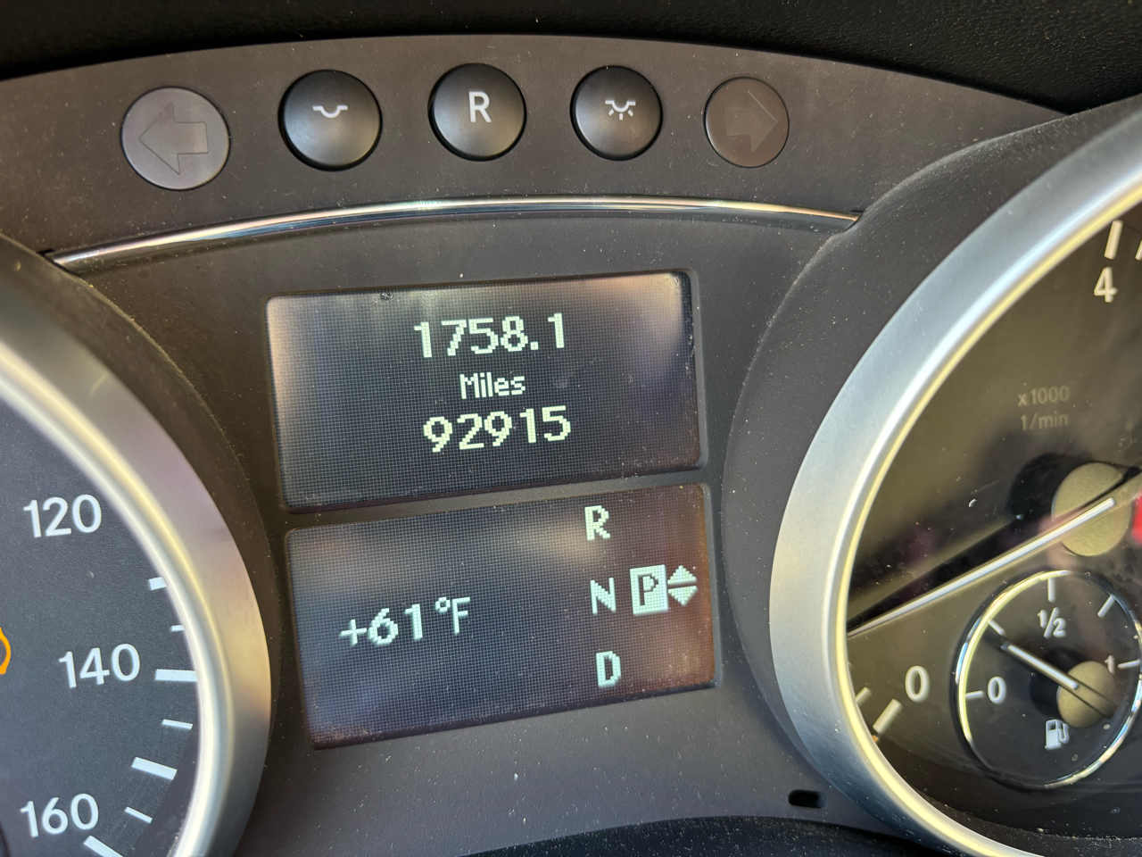 Mercedes-Benz M-Class ML350 4MATIC 2011