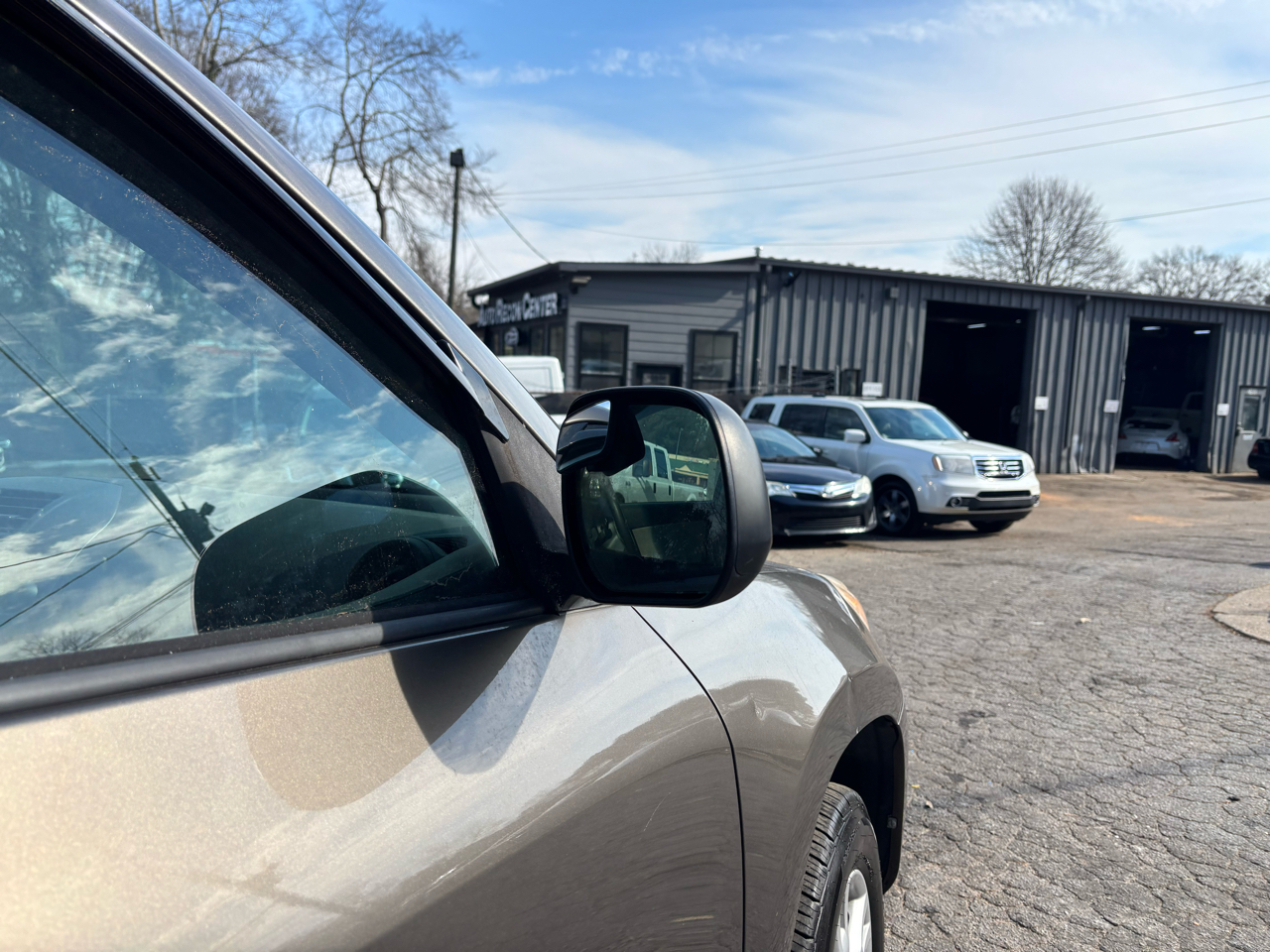 Toyota RAV4 Base V6 2WD 2012