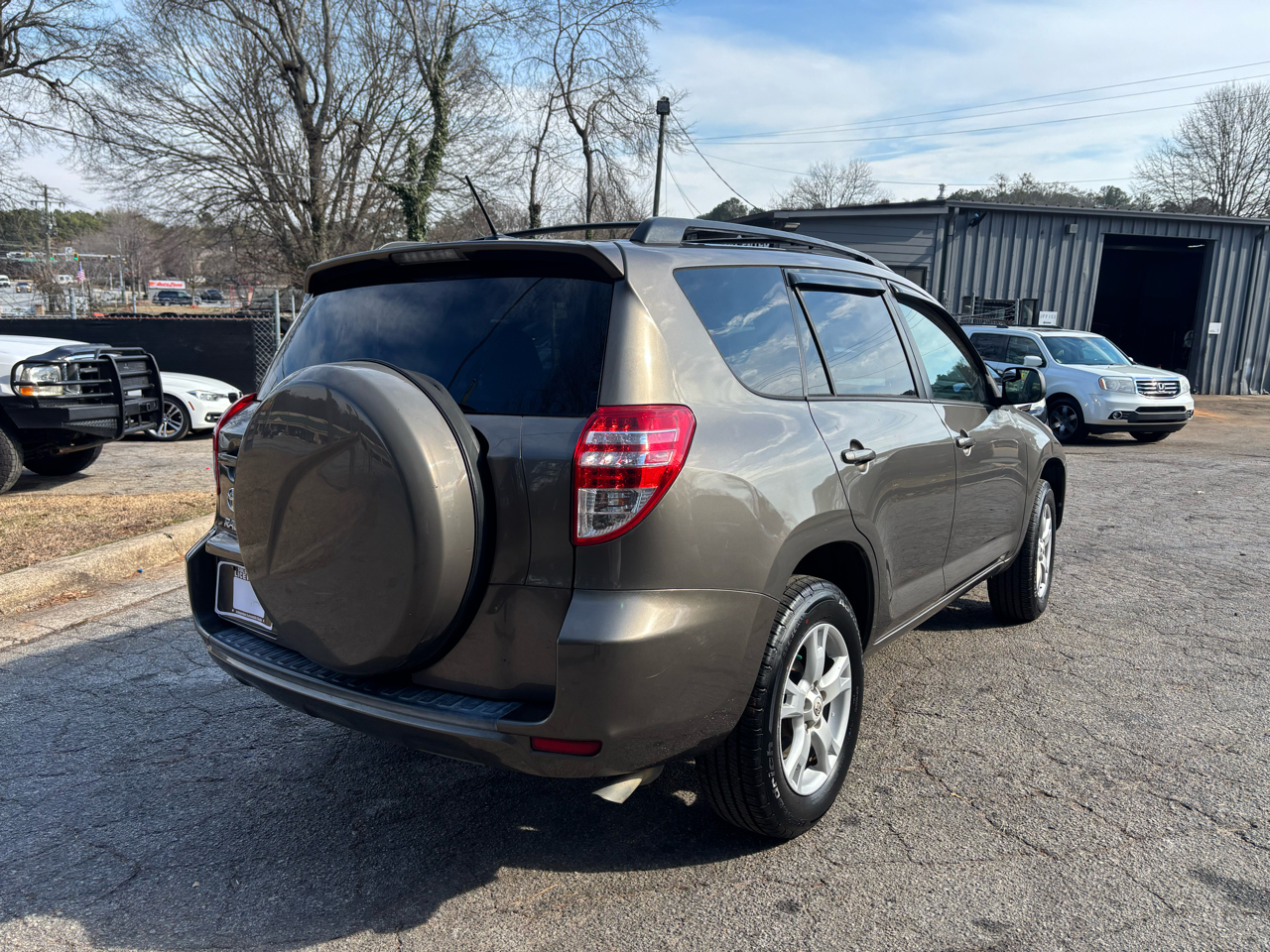 Toyota RAV4 Base V6 2WD 2012