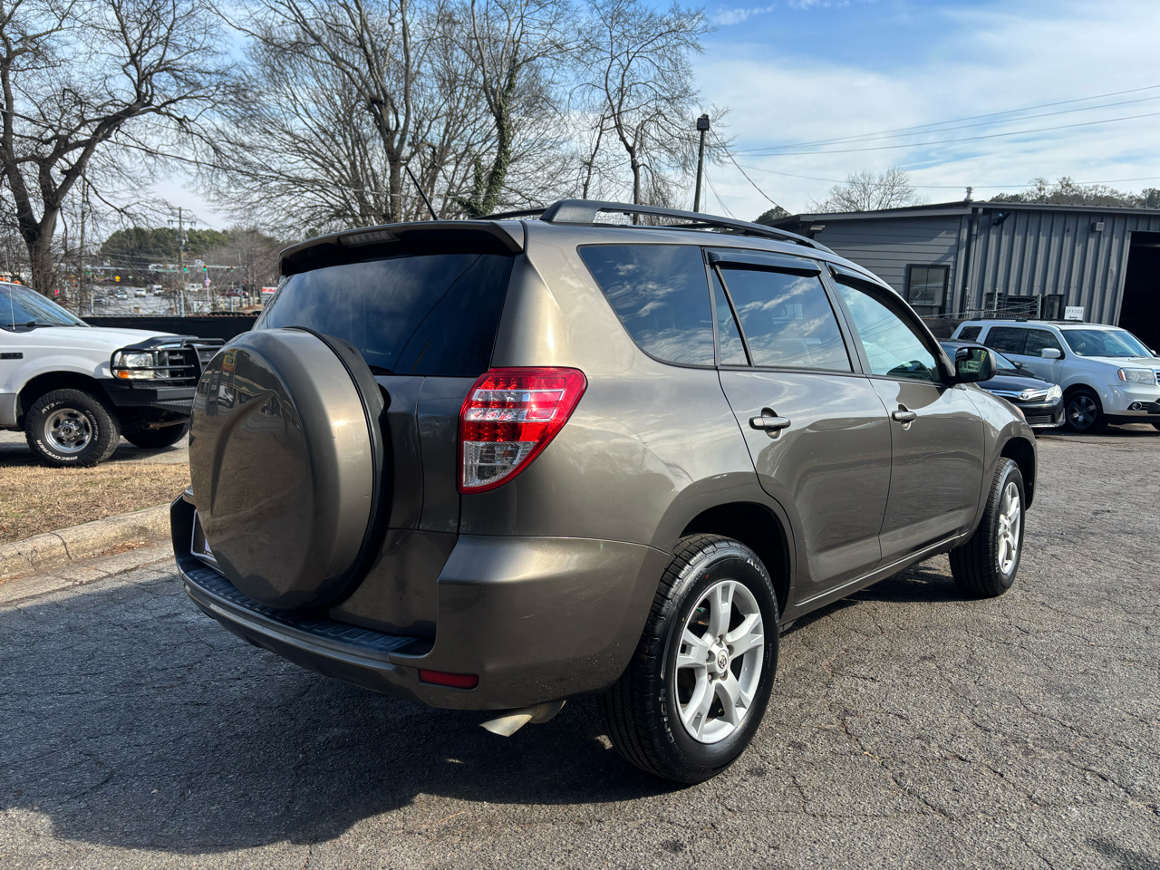 Toyota RAV4 Base V6 2WD 2012