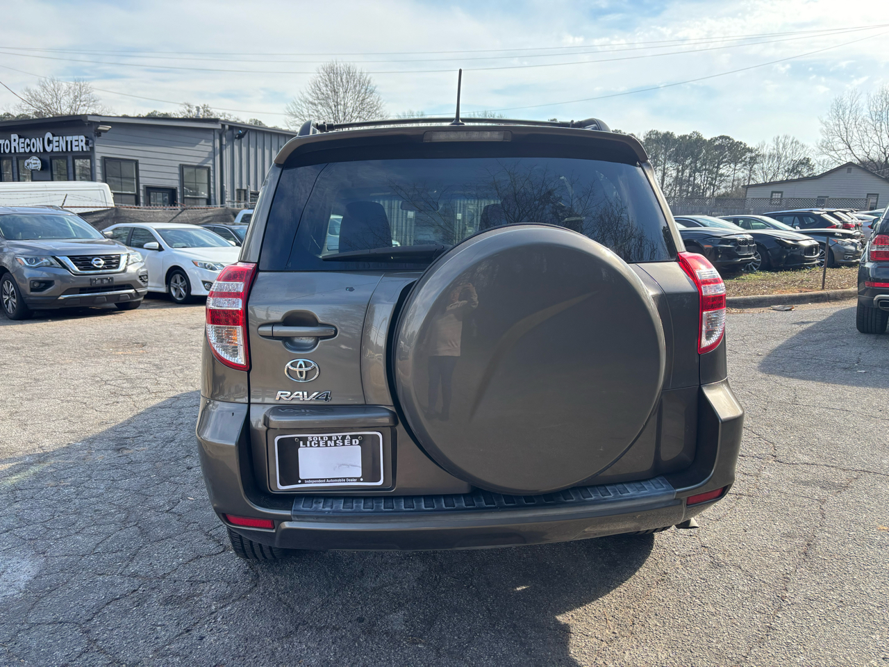 Toyota RAV4 Base V6 2WD 2012