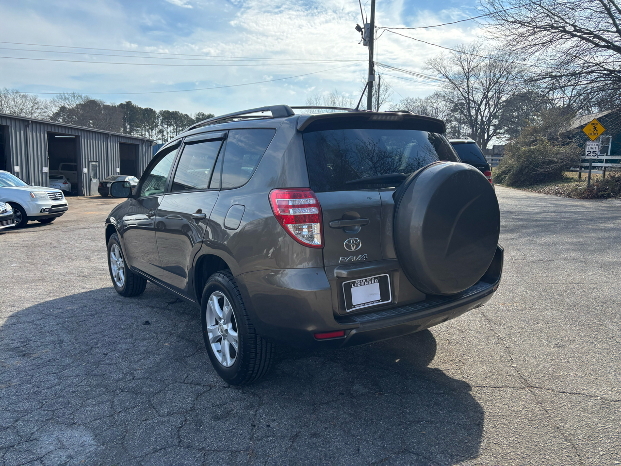 Toyota RAV4 Base V6 2WD 2012