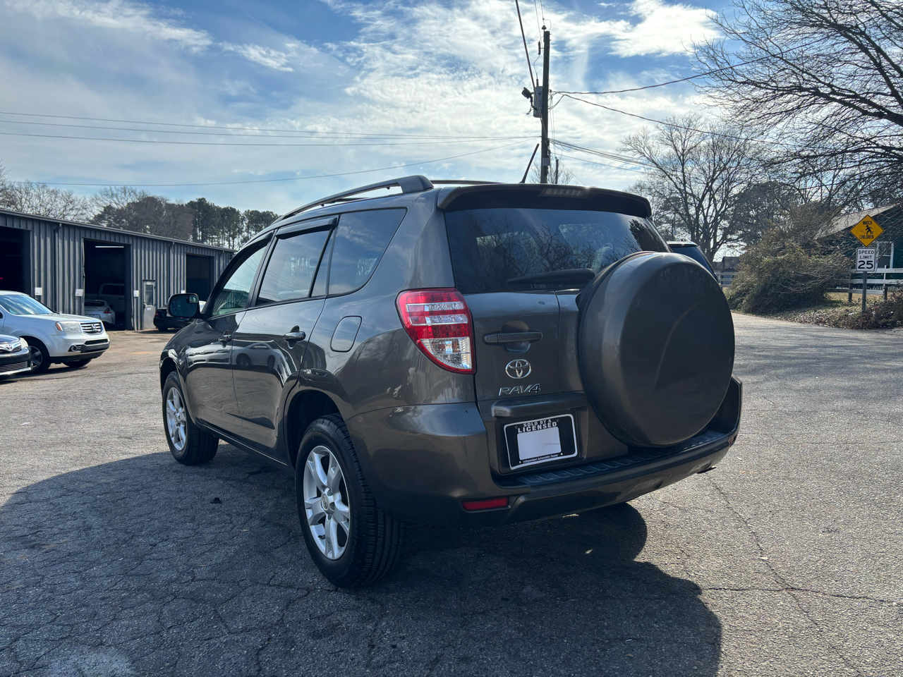 Toyota RAV4 Base V6 2WD 2012