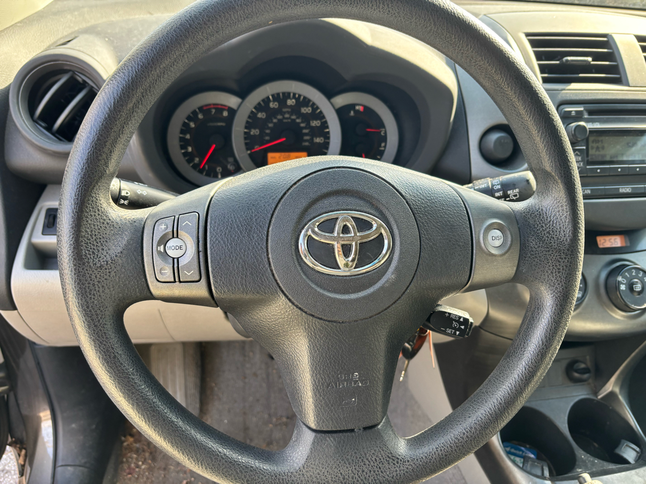 Toyota RAV4 Base V6 2WD 2012