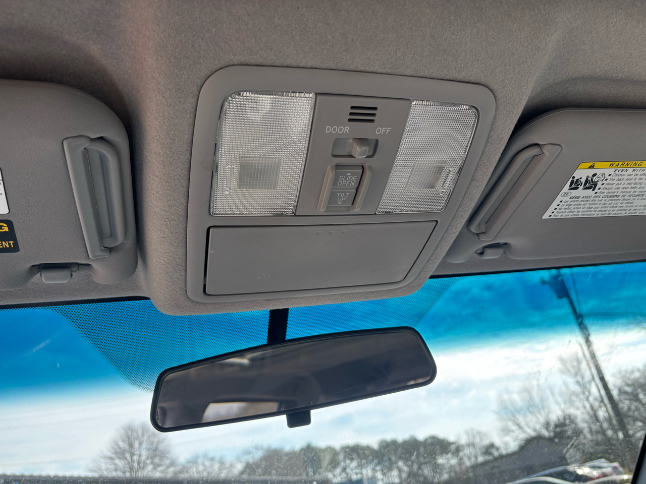 Toyota RAV4 Base V6 2WD 2012