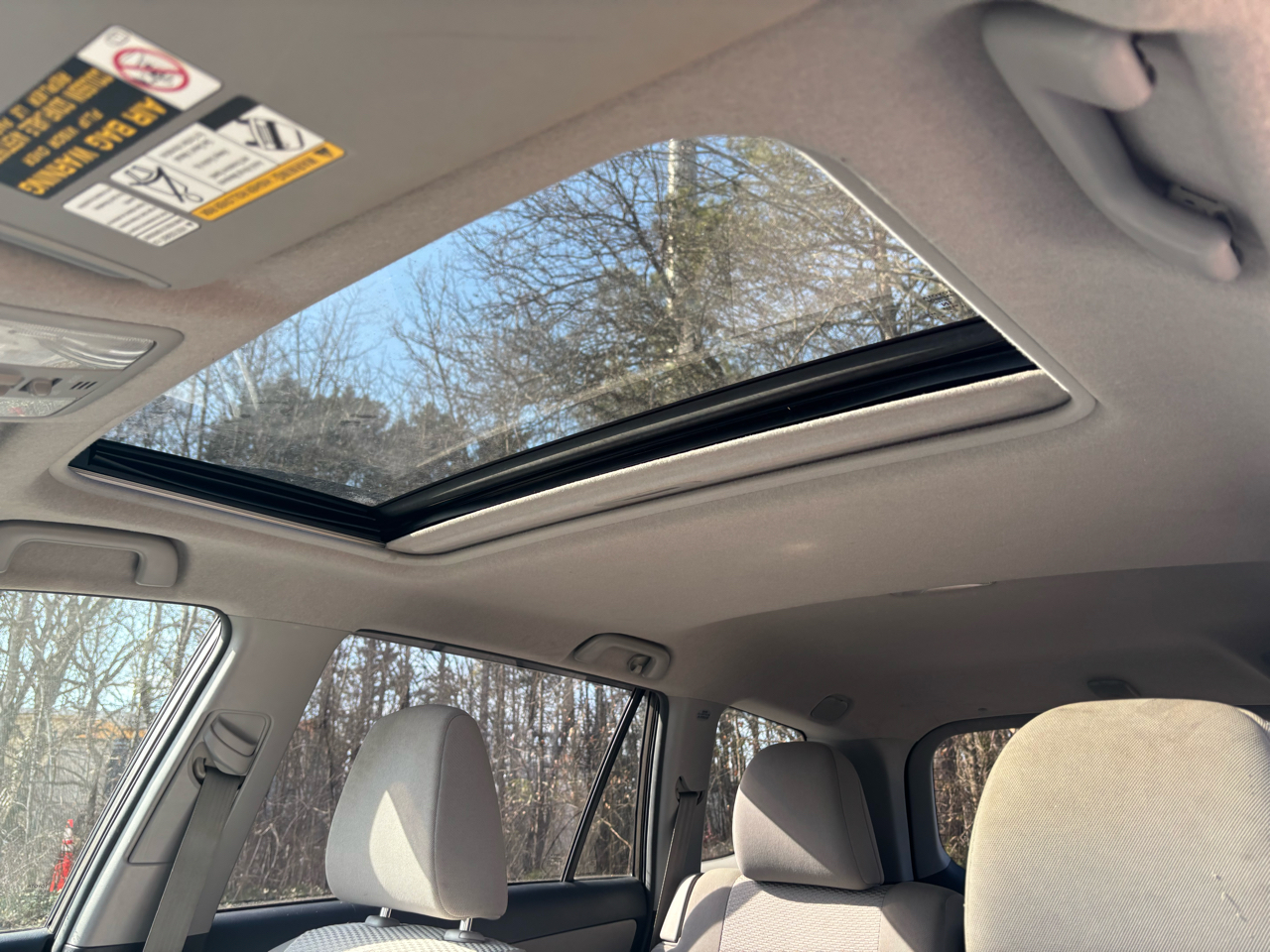 Toyota RAV4 Base V6 2WD 2012