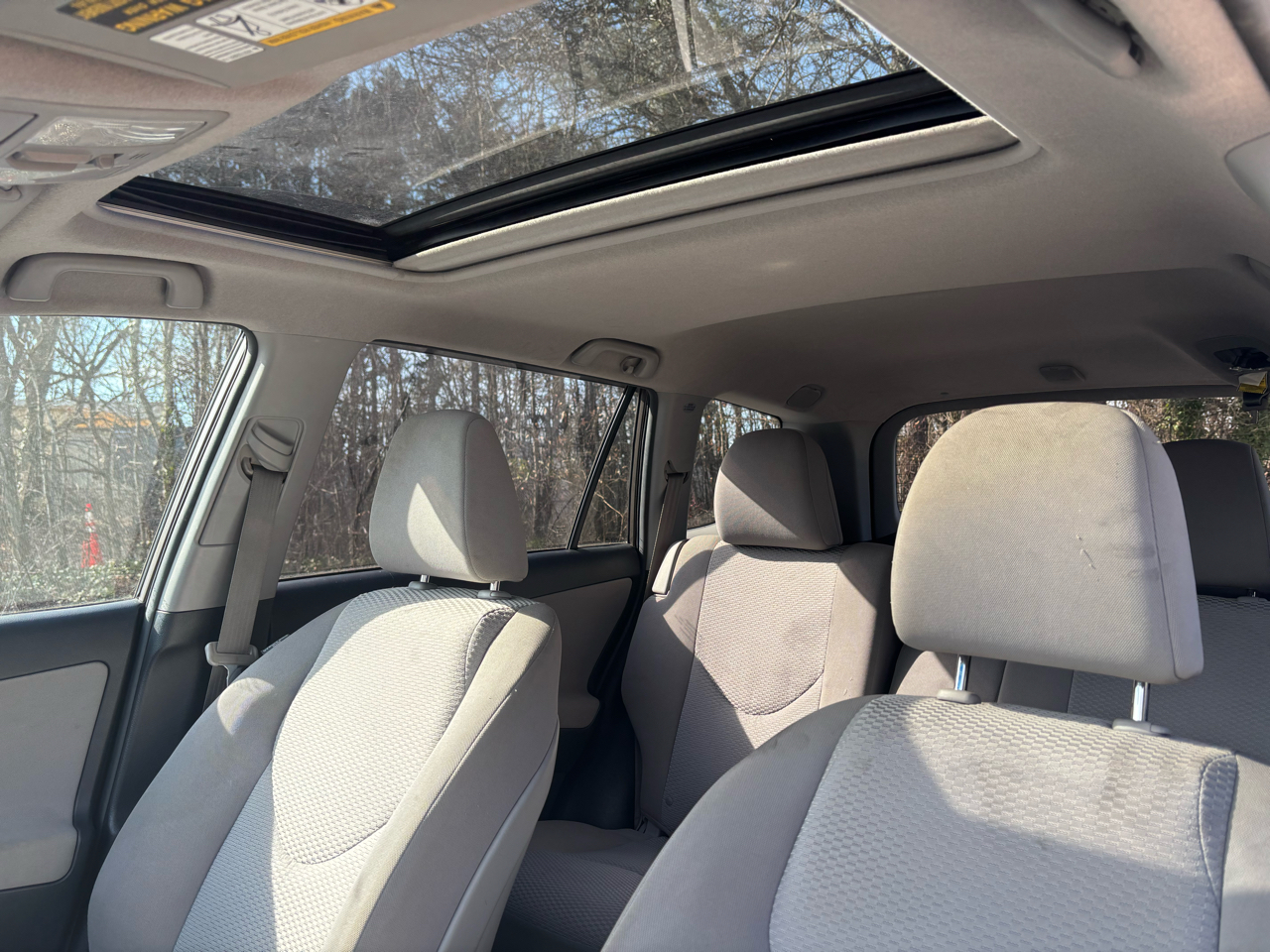 Toyota RAV4 Base V6 2WD 2012