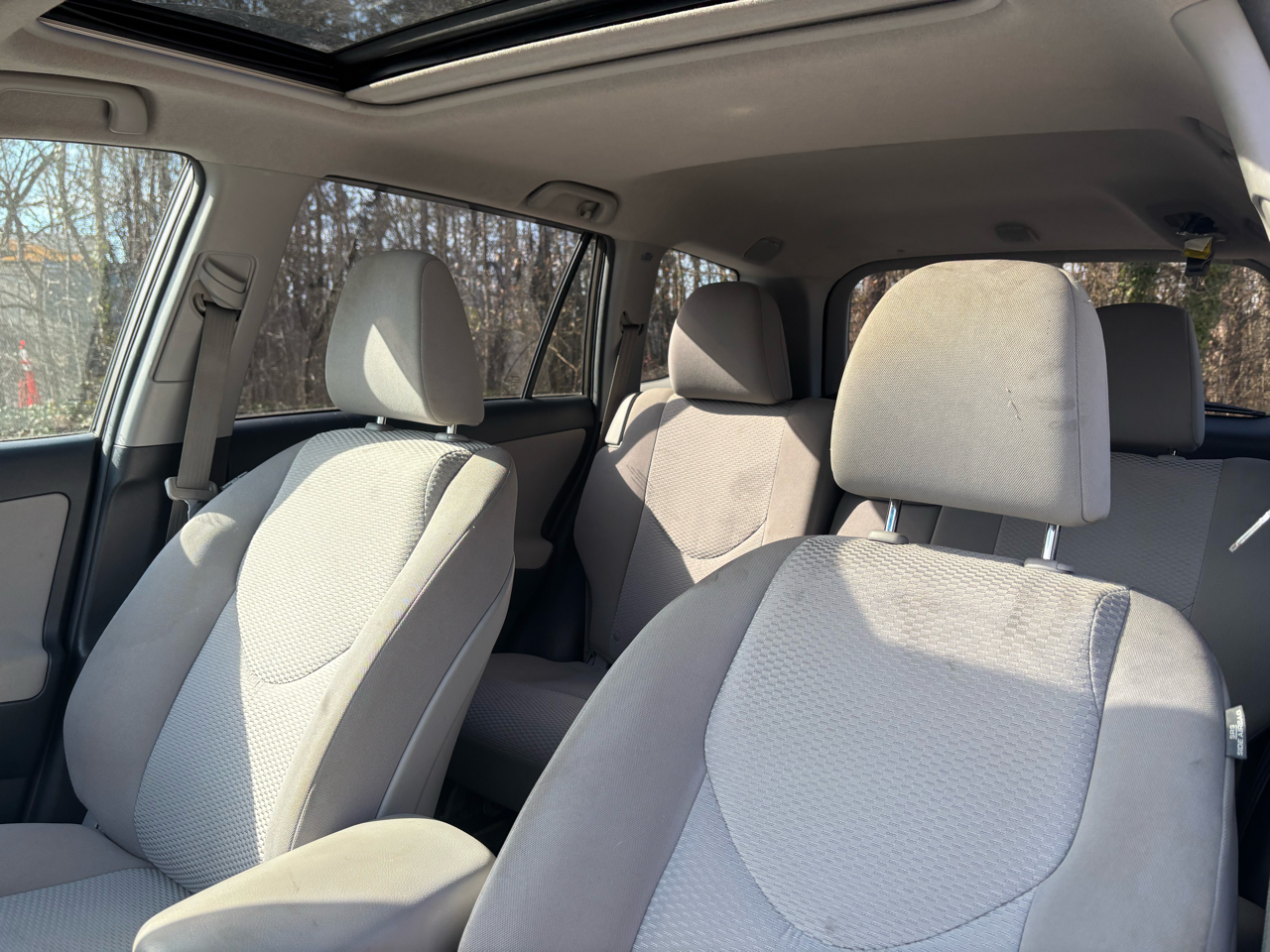 Toyota RAV4 Base V6 2WD 2012