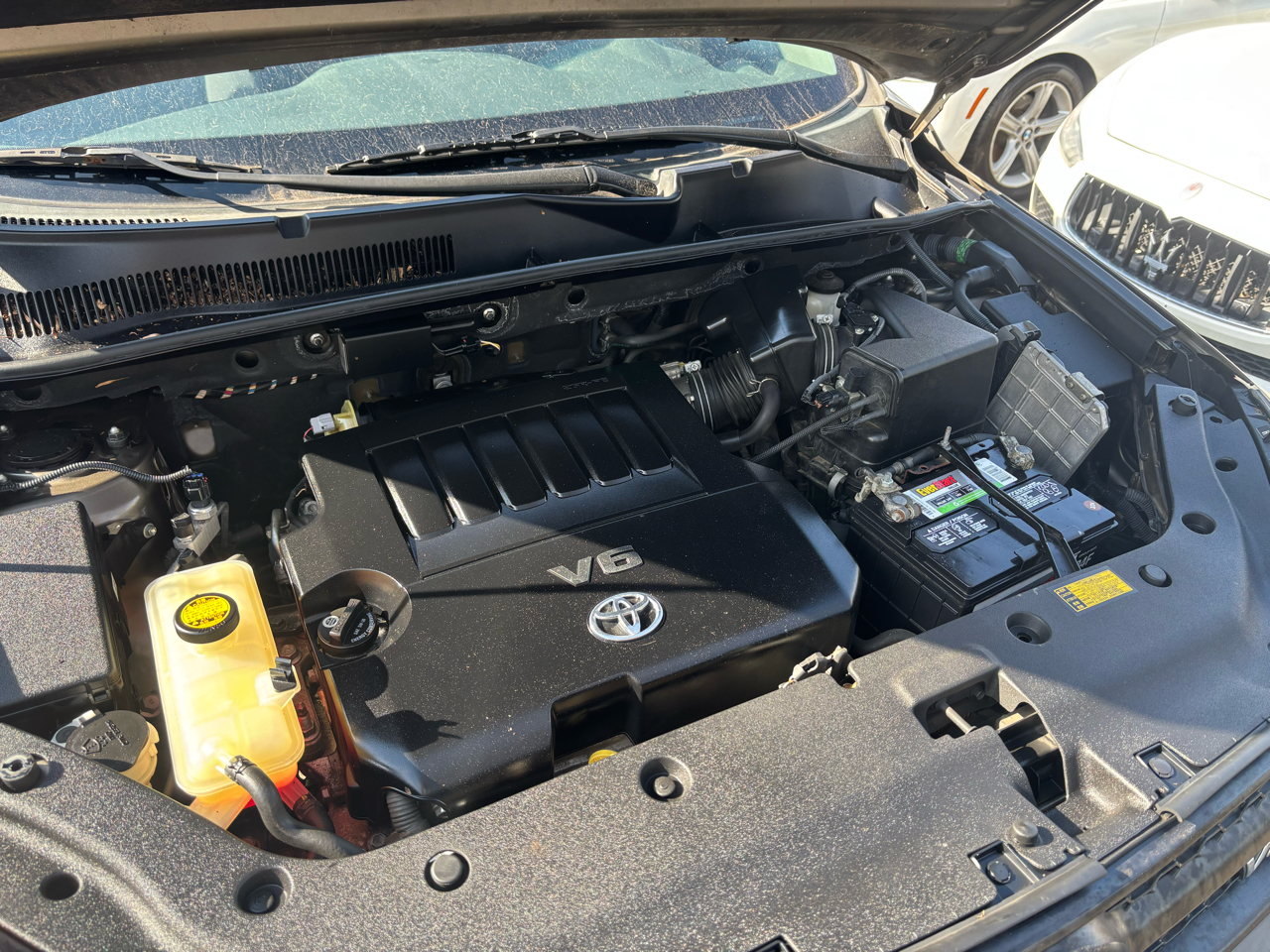 Toyota RAV4 Base V6 2WD 2012
