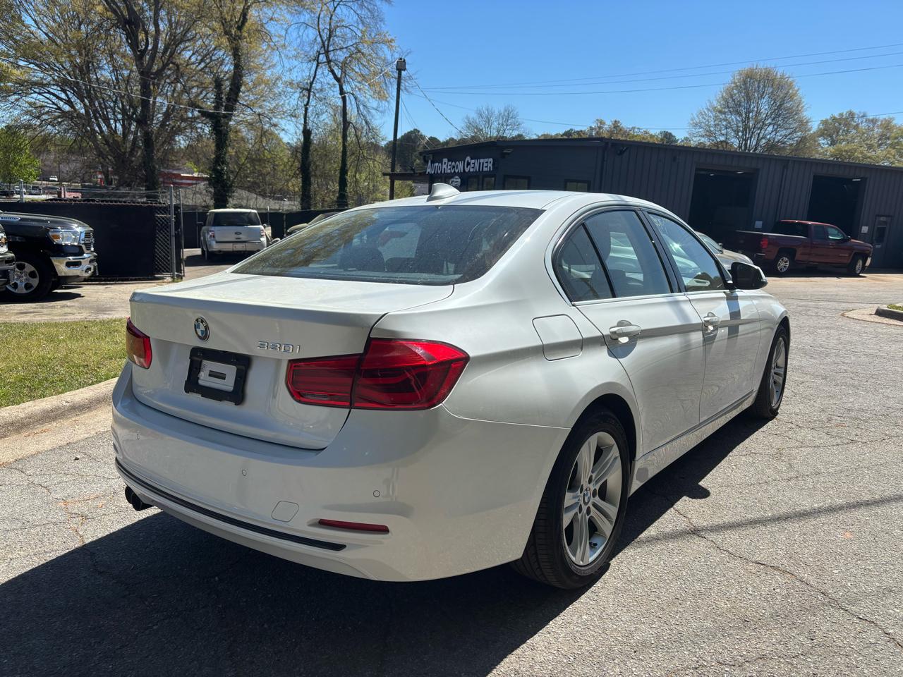 BMW 3-Series 330i SULEV Sedan 2017