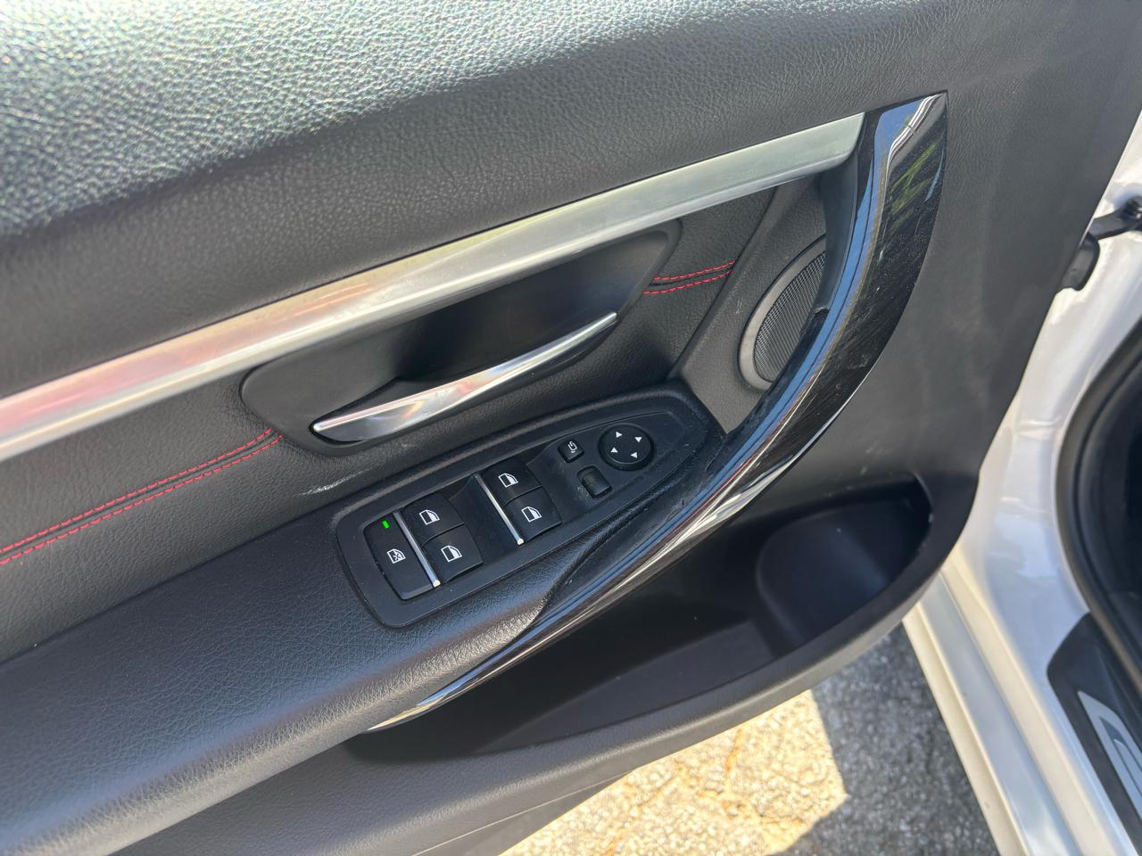 BMW 3-Series 330i SULEV Sedan 2017