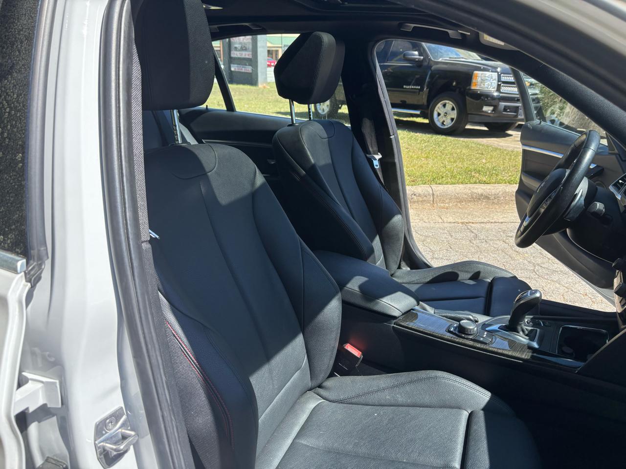 BMW 3-Series 330i SULEV Sedan 2017