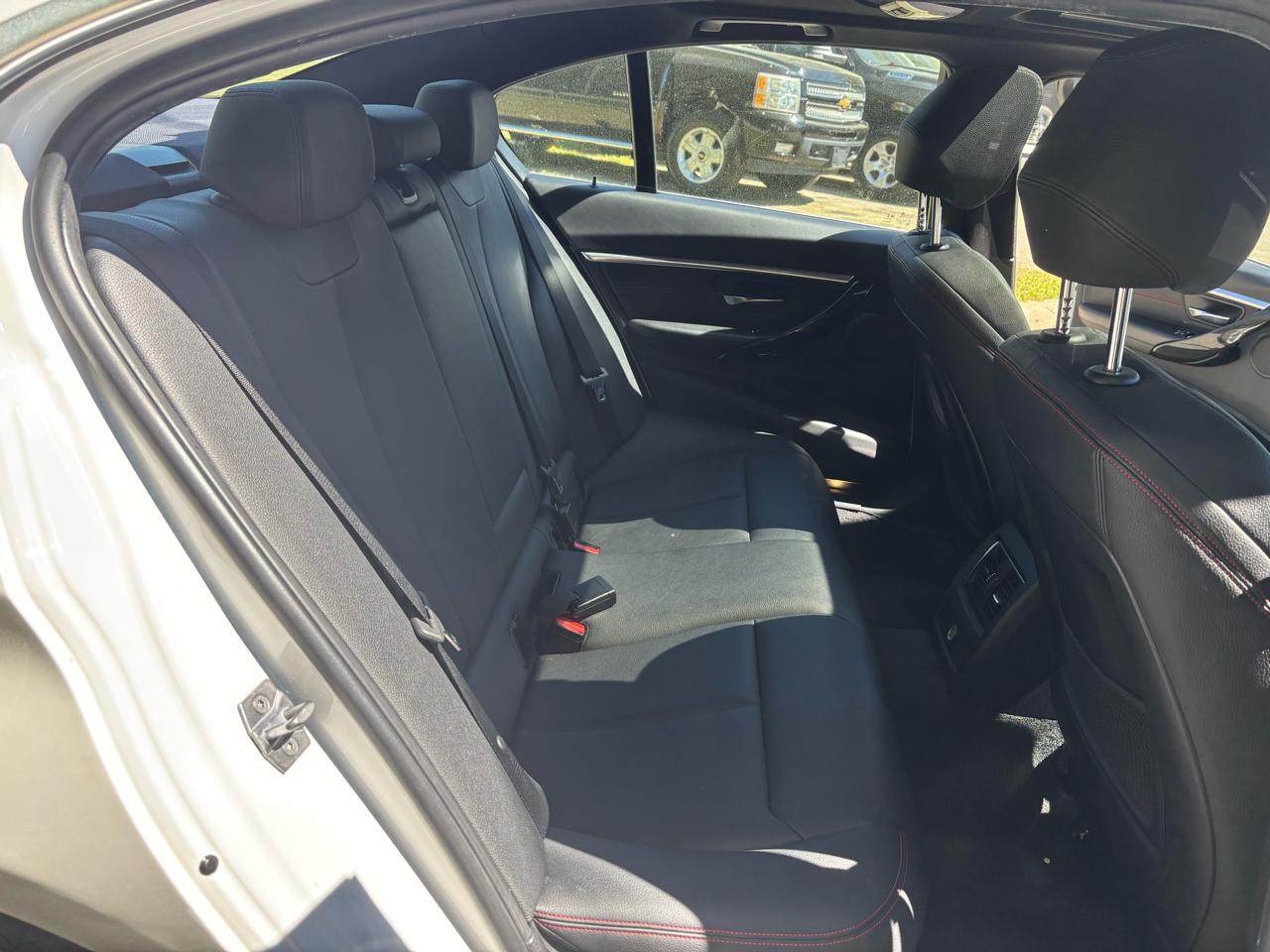 BMW 3-Series 330i SULEV Sedan 2017